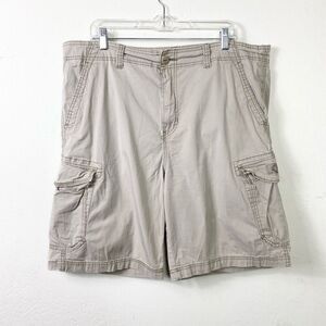 Men’s Unionbay Khaki Tan Cargo Shorts Waist Size 40